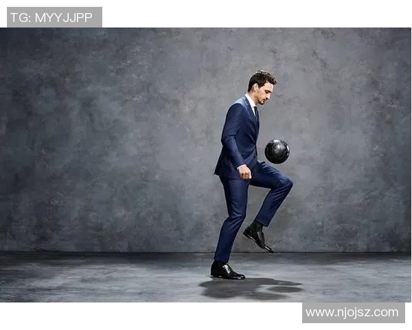 时尚运动风足球明星过膝长袜男士必备潮流单品提升你的运动魅力